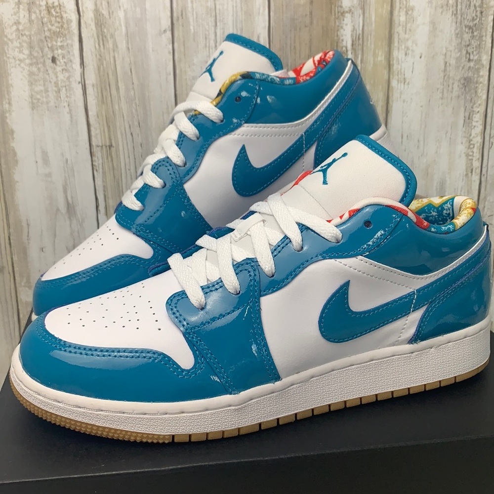 Air Jordan 1 Low Cyber Teal - Picture 1 of 6